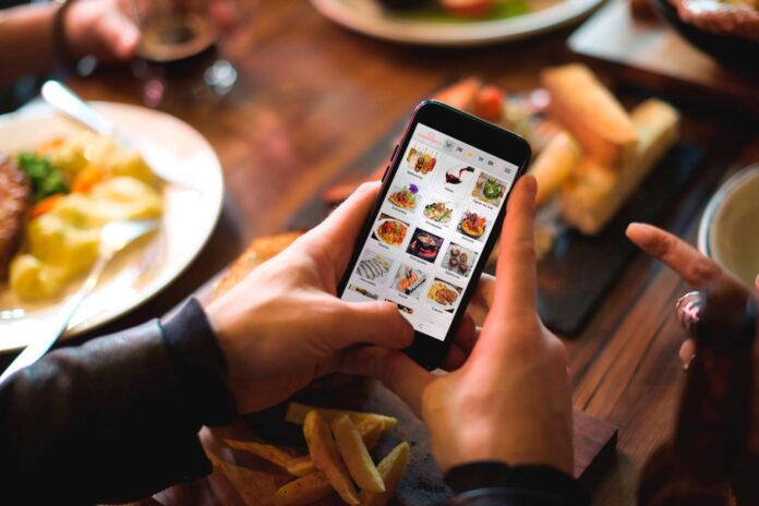 Restaurantes en CDMX adoptan menús digitales por QR y agilizan el servicio- el cambio operativo que se quedó después de la pandemia