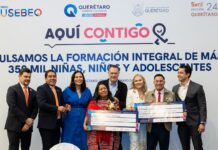 Mauricio Kuri González galardona a docentes y directivos Mauricio Kuri González galardona a docentes y directivos
