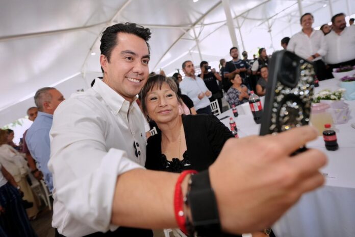 "Felifer" refrenda respaldo a madres comerciantes establecidas