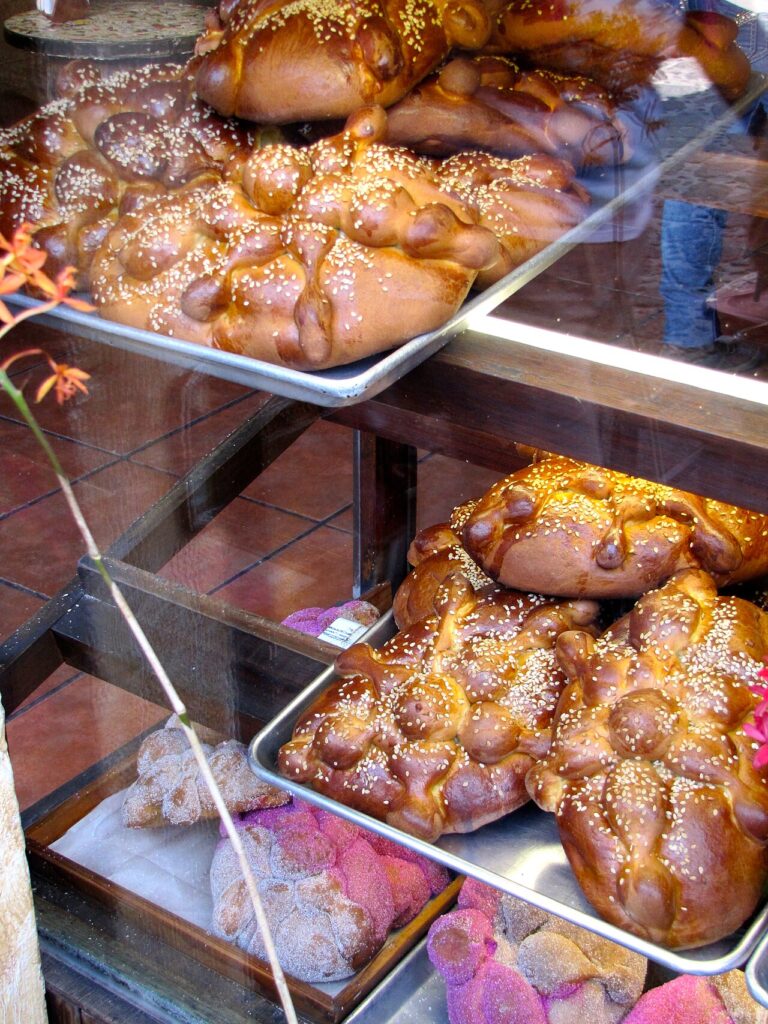 Pan de muerto tradicional: receta paso a paso para hacerlo en casa este Día de Muertos
