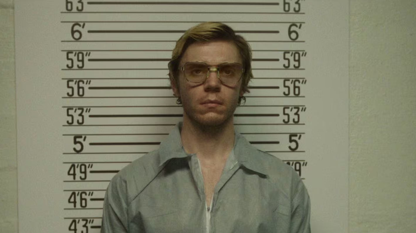 Monstruo: La Historia de Jeffrey Dahmer (Netflix): La Indiferencia que Permitió el Horror